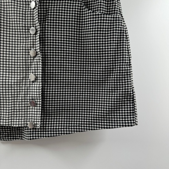 Forever 21 Asymmetrical Plaid Skirt – Black & White, Silver Buttons, Size Medium - Picture 5 of 6